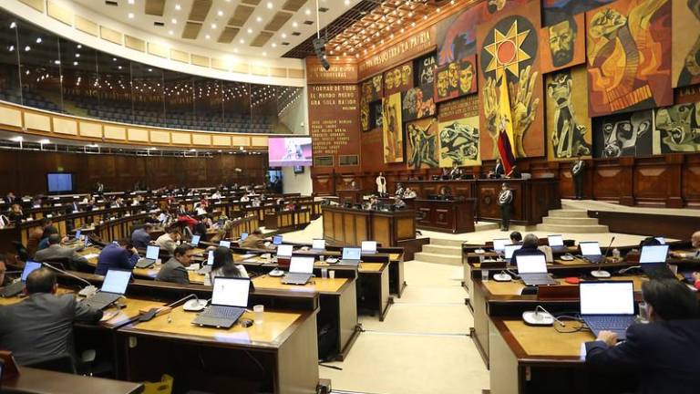 El relevo en el Legislativo está programado para este miércoles 14 de mayo.