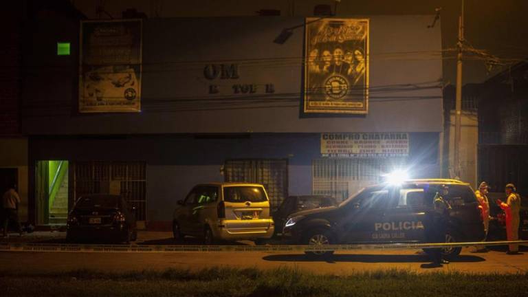 13 muertos en una discoteca que celebraba una fiesta ilegal con contagiados de COVID