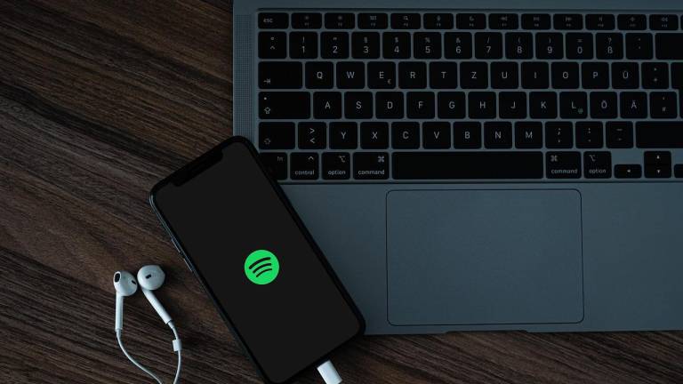 Spotify despedirá a cientos de trabajadores del área de podcast
