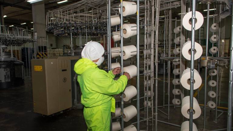 La importación de rollos es clave para la elaboración de productos textiles.