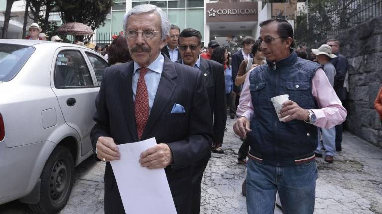 Propietarios de 2 radios temen perder frecuencias en concurso