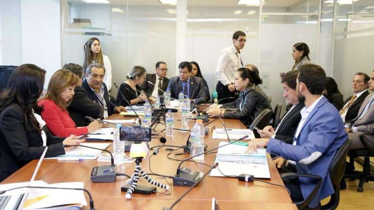 Comisión que investiga caso Gabela llama a Rafael Correa