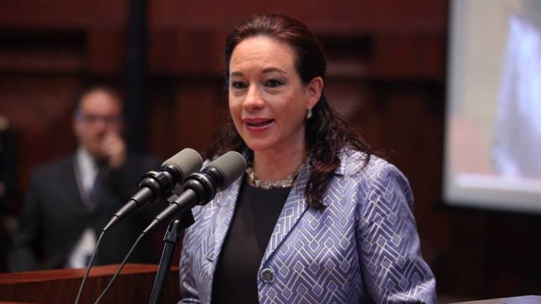 Eduardo Mangas reaparece para defender a María Fernanda Espinosa