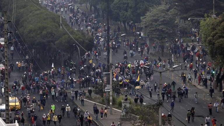 Gobierno anuncia masiva desmovilización de manifestantes indígenas: la gran mayoría dejaron Quito