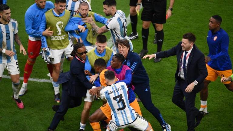 FIFA abre expediente contra Argentina y Países Bajos por mala conducta de jugadores