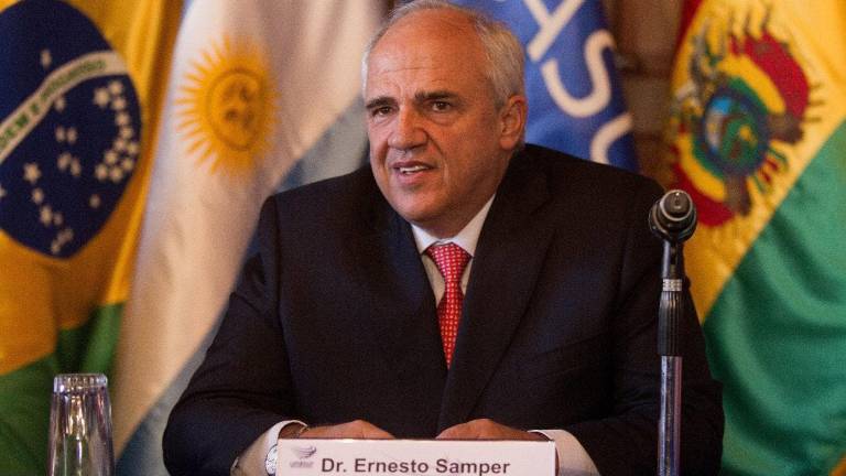 Samper da la bienvenida a Macri &quot;al vecindario del Sur&quot;
