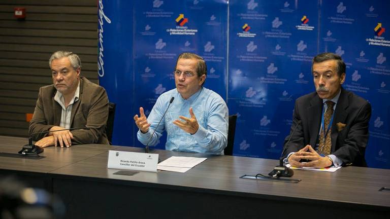 Ecuador colabora con familiares de compatriotas asesinados en Venezuela