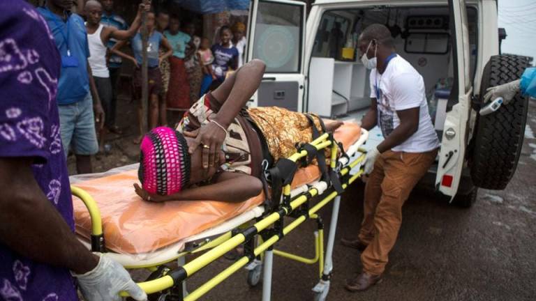 OMS rebaja a 4.818 la cifra de muertos por el ébola