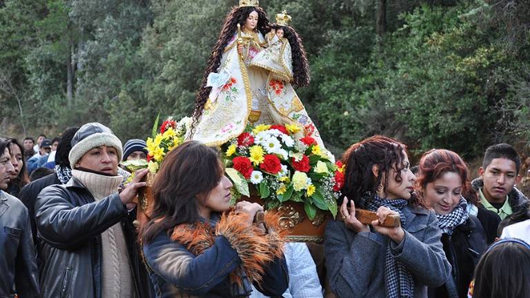 Comenzó la caminata de la virgen de El Quinche