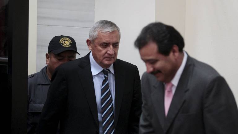 Ordenan procesar a Otto Pérez Molina por corrupción