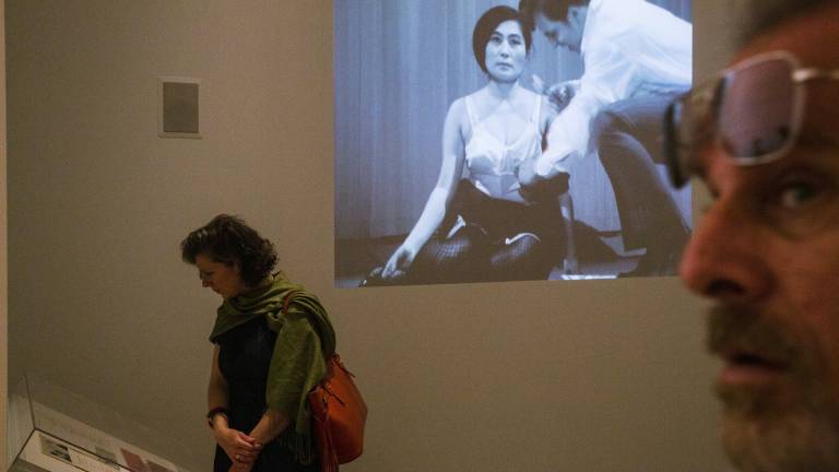 El MoMA pide perdón a Yoko Ono
