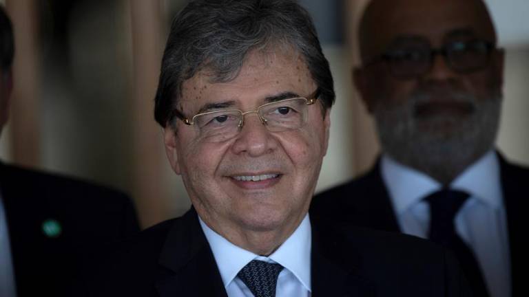 Muere por covid-19 el ministro de Defensa de Colombia, Carlos Holmes Trujillo