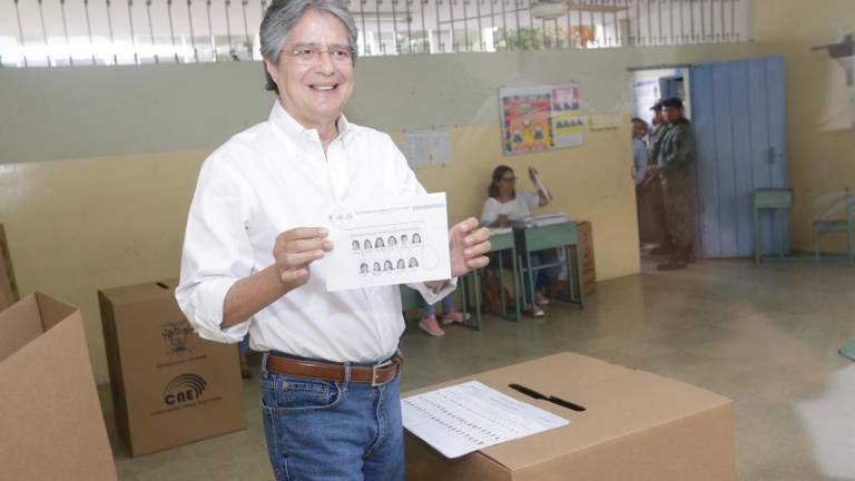 Lasso anticipa consulta popular para eliminar CPCCS