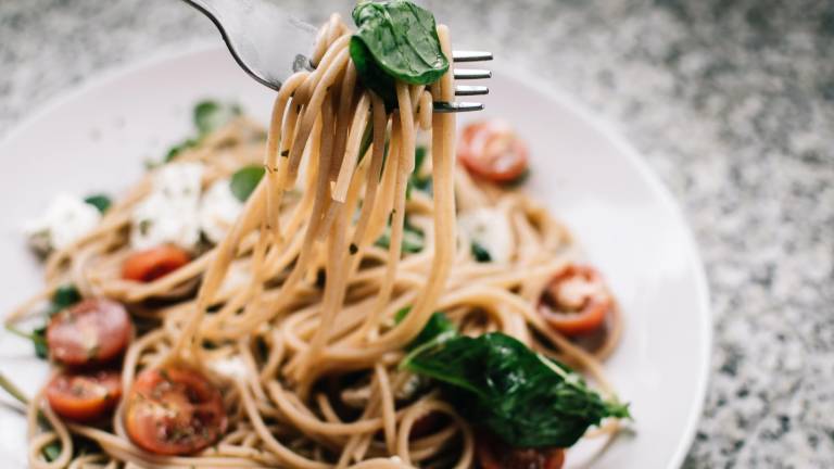 Cuida tu alimentación con esta receta de tallarines