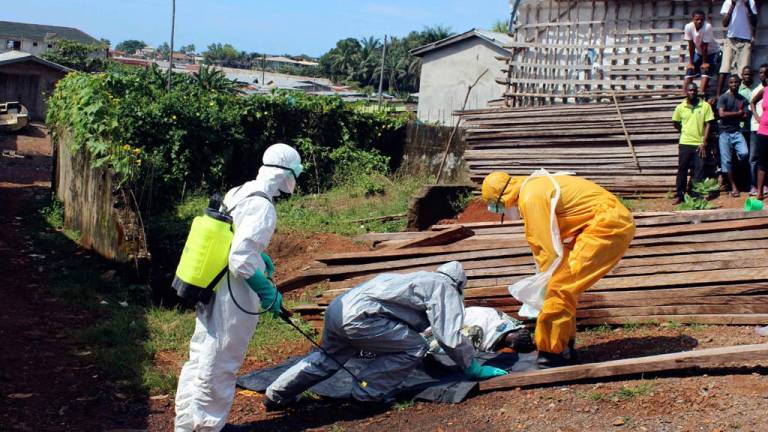 Casi 9.000 personas se han contagiado del ébola