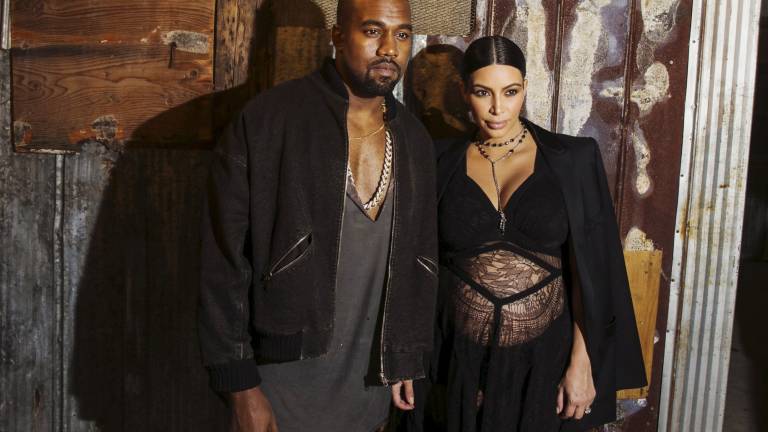 Kanye West decidió dormir separado de Kim Kardashian