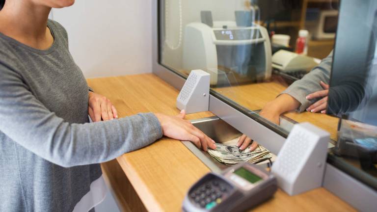 Ecuador firmó convenio por 2,4 millones de dólares con confederación alemana para cooperativas