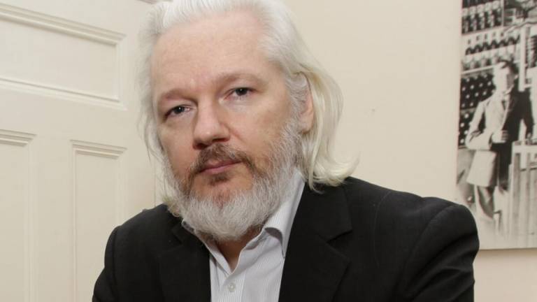 El espionaje a Assange alcanzó a diplomáticos, dice excónsul