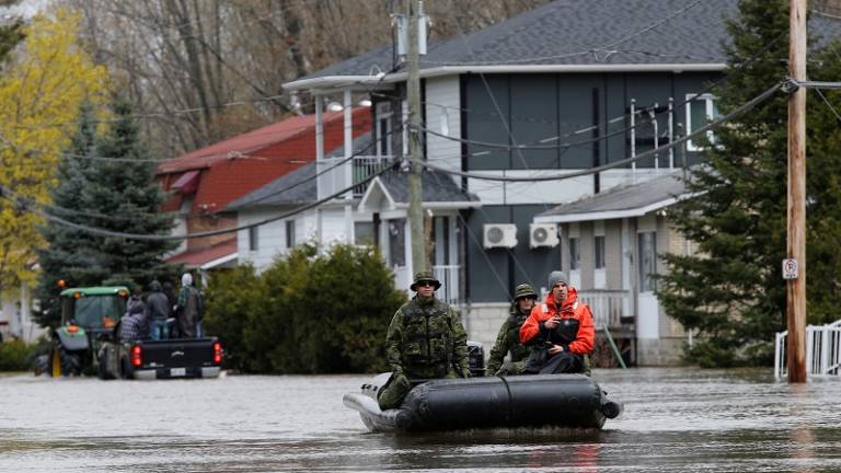 Inundaciones en Canadá dejan miles de evacuados