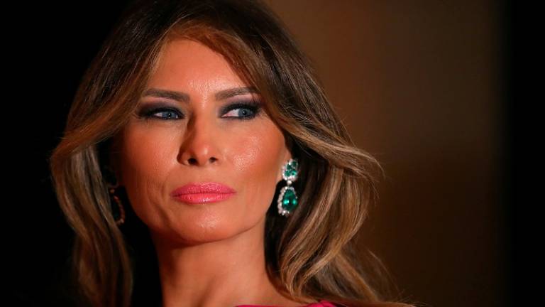 Melania Trump demanda a diario que dijo que fue prostituta
