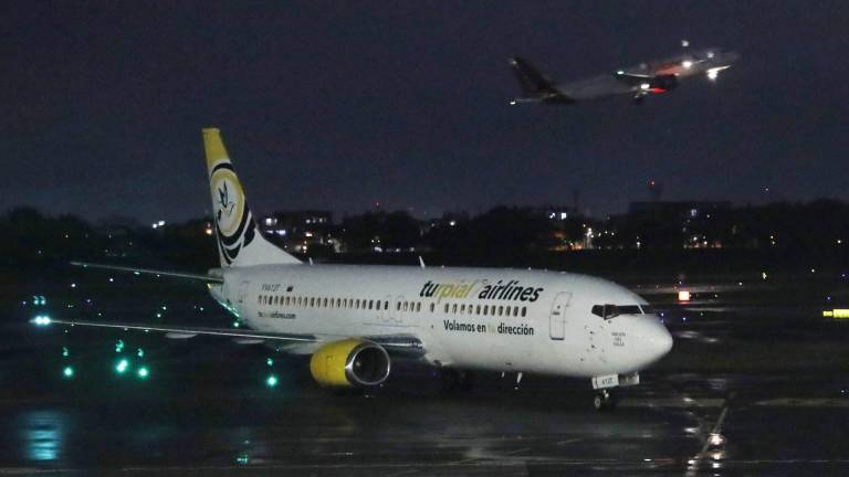 Aterriza en Bogotá el primer avión que parte desde Venezuela después de casi tres años