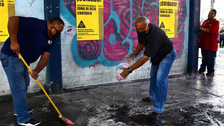 EE.UU. minimiza el riesgo de contagio por tocar objetos contaminados con COVID-19
