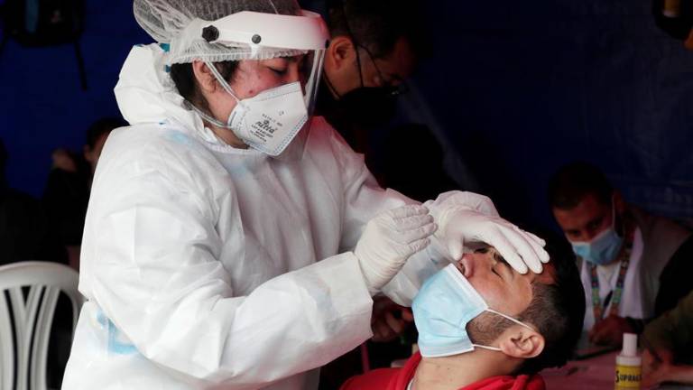 La variante delta ya está en 14 países de América, advierte Organización Panamericana de la Salud