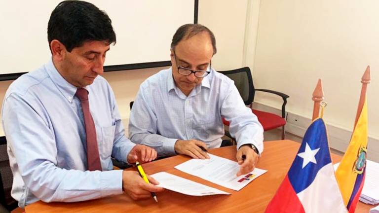 Ecuador firma acuerdo para integración comercial con Chile