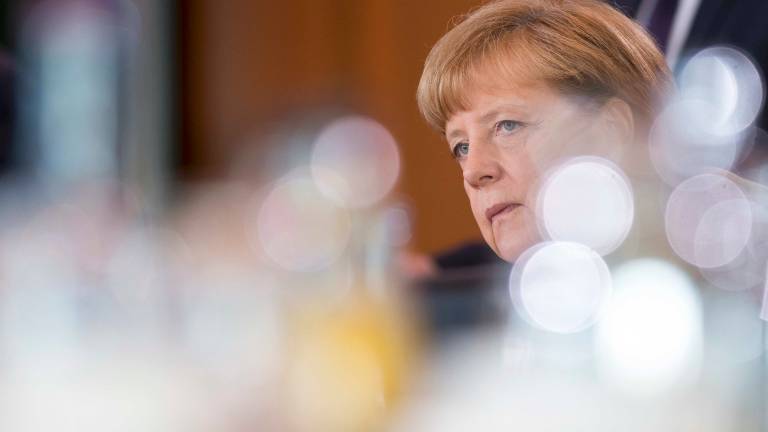 Merkel criticada por debate en el que niña palestina llora