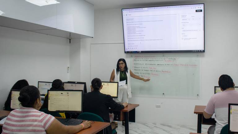 Institutos invierten en nuevas tecnologías para fortalecer su educación
