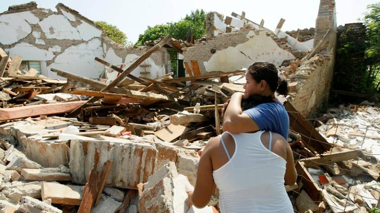 Sube a 90 el número de muertos por el terremoto en México