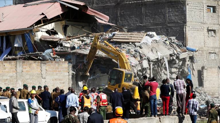 Varios desaparecidos en el derrumbe de un edificio en Kenia