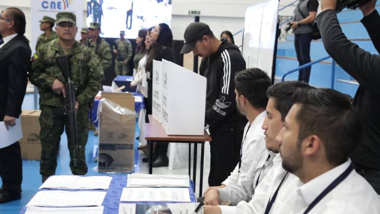 Observadores y delegados de las organizaciones políticas se encargarán de supervisar la jornada electoral del 20 de agosto