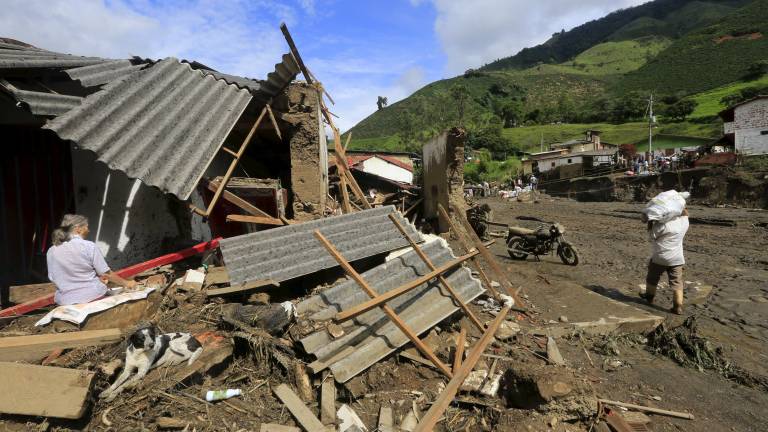 Ascienden a 78 los muertos por avalancha en Colombia