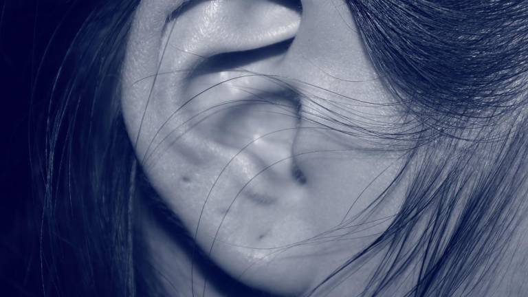 OMS recuerda que 1 de cada 15 personas en el mundo sufre problemas auditivos