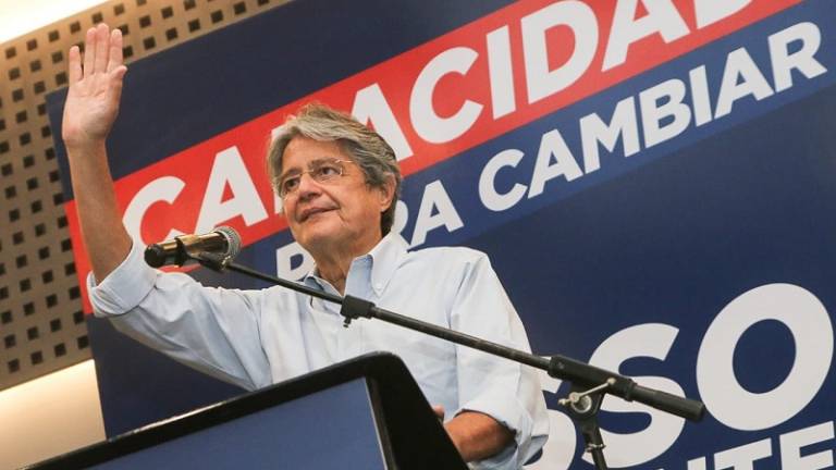 Guillermo Lasso hace un contundente pedido al Presidente Moreno por denuncias sobre vacunación