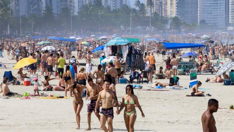 Playas repletas de gente en Brasil: registran aglomeraciones en plena pandemia de coronavirus