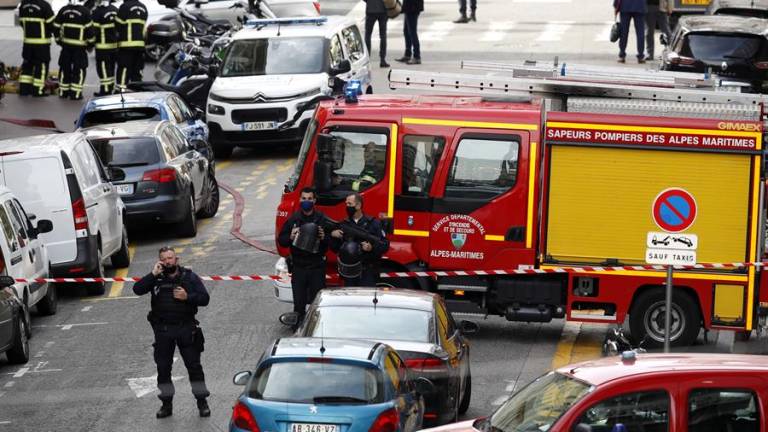 El terrorismo islámico vuelve a atacar a Francia con tres muertos en una iglesia, entre ellos una mujer decapitada