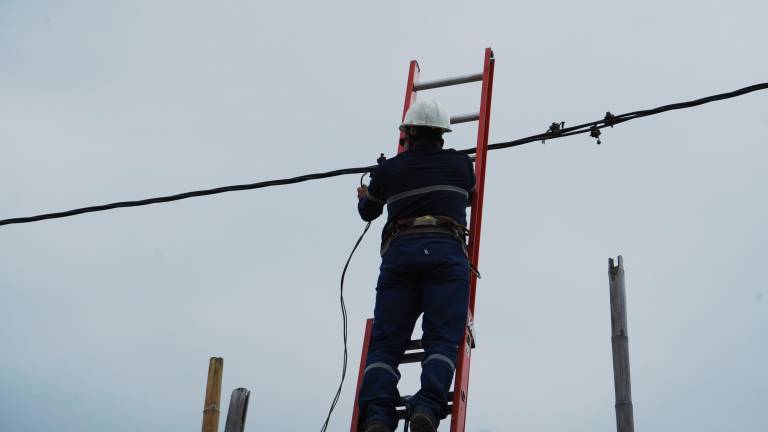 Gobierno solicita la activación de generación eléctrica privada ante déficit energético