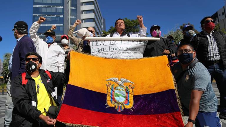 Manifestación pacífica contra despidos y medidas económicas en Ecuador