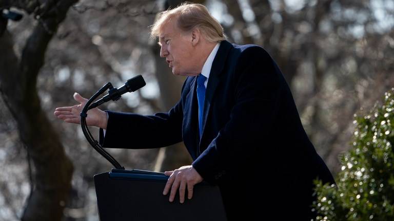 Trump apela a la &quot;emergencia&quot; para erigir muro fronterizo