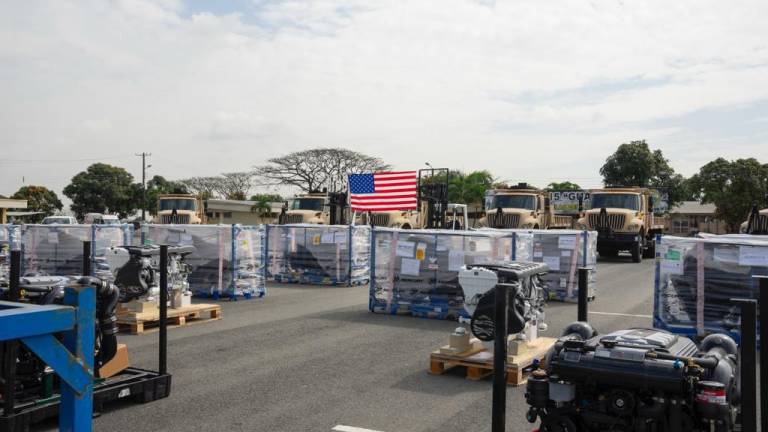 Estados Unidos dona vehículos y equipos de seguridad para la Policía Nacional y Fuerzas Armadas