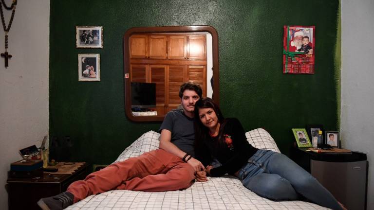 Sin dinero para motel o condones: la crisis restringe sexualidad de jóvenes venezolanos