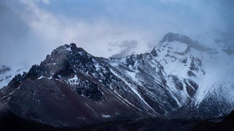El volcán Chimborazo resiste a la deglaciación acelerada en Ecuador