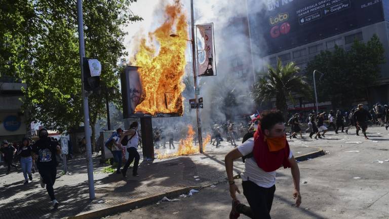 Asciende a 15 la cifra de fallecidos por protestas en Chile