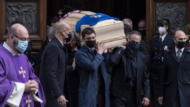 Entran a robar a la casa del futbolista Paolo Rossi durante su funeral