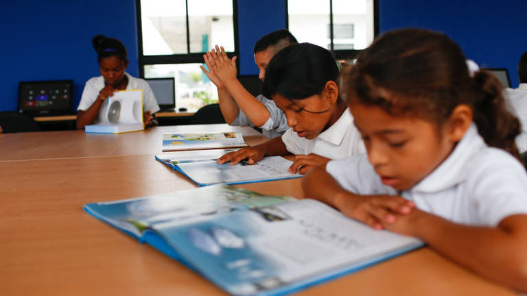 Día internacional de la Educación: 90 mil niños abandonaron la escuela en Ecuador