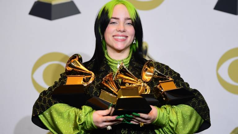 Billie Eilish arrasa en los Grammy dedicados a Kobe