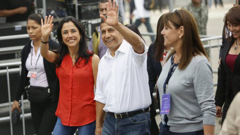 Popularidad de Humala cae tras denuncias contra su esposa