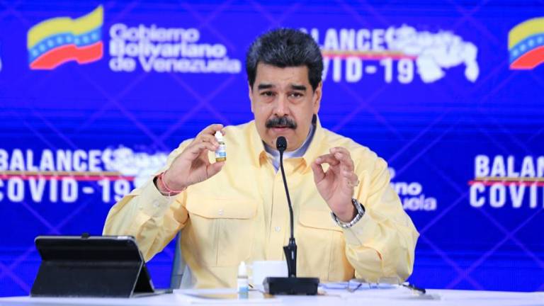 ¿Qué se sabe de las gotas &quot;milagrosas&quot; que Maduro asevera curan 100% la covid-19?